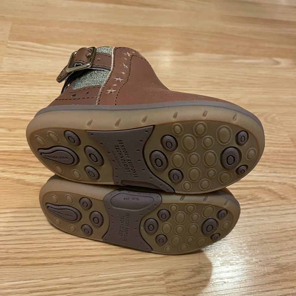 Stride Rite Baby Shoes - Picture 2 of 3